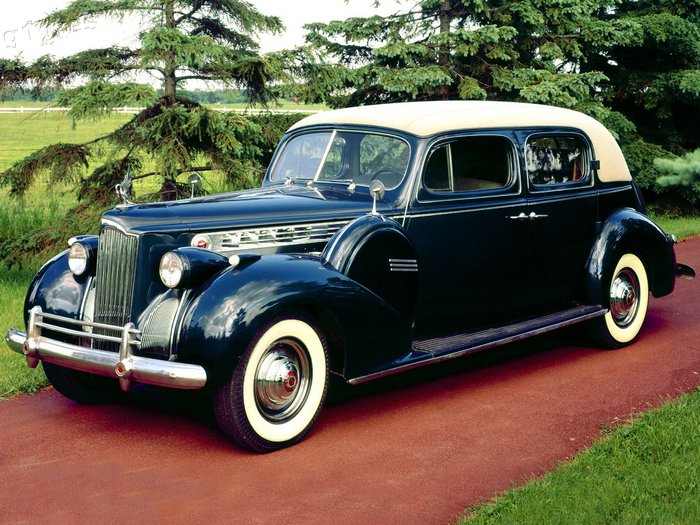 Packard, Brooks Stevens Body.jpg